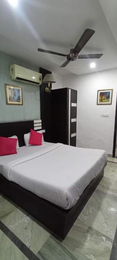 Hotel Laxman Resort By The Golden Taj Group &Hotels Агра Екстериор снимка