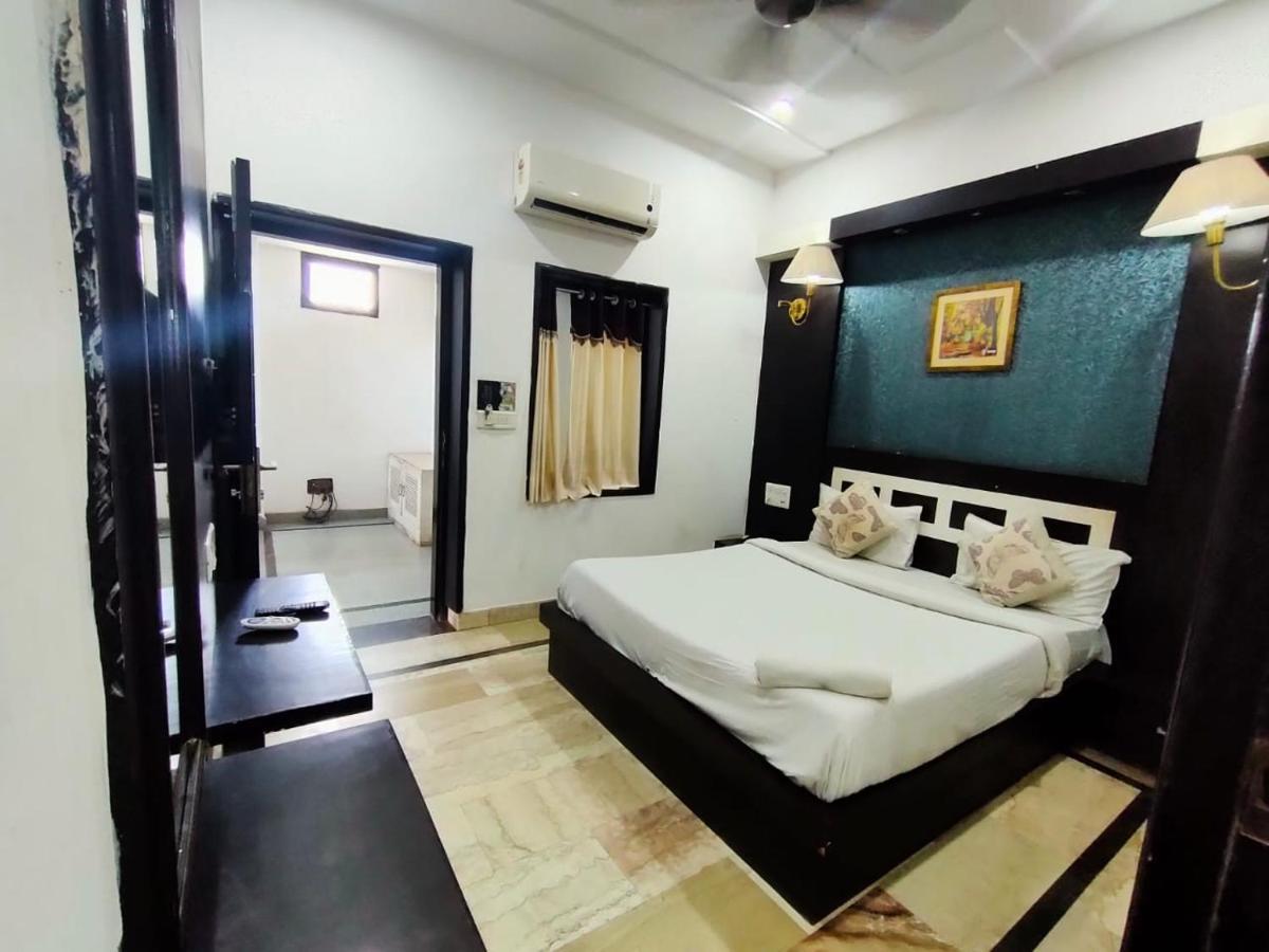 Hotel Laxman Resort By The Golden Taj Group &Hotels Агра Екстериор снимка