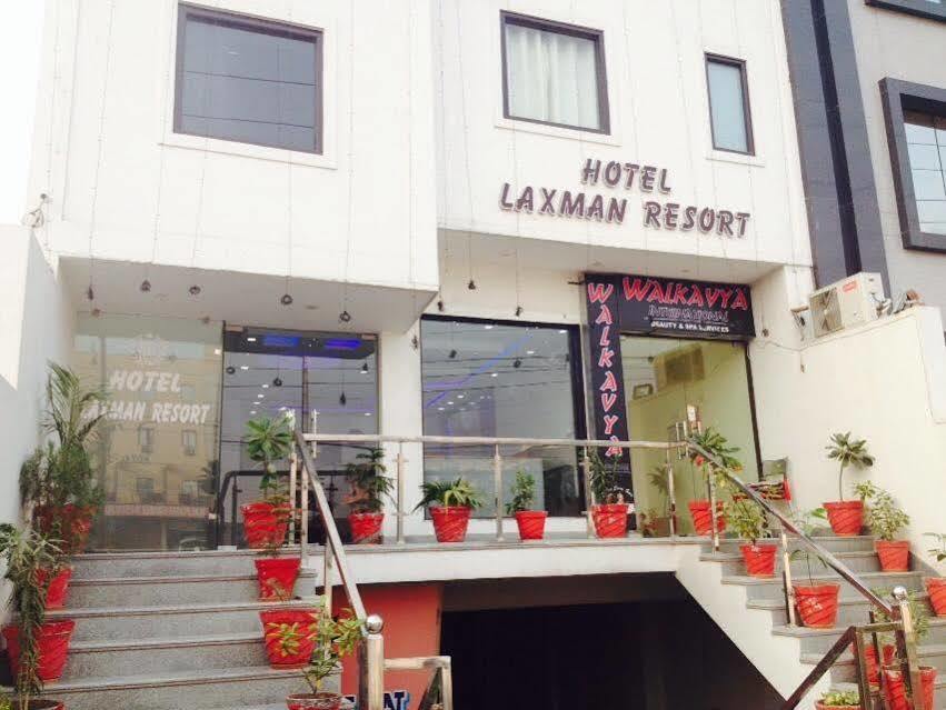 Hotel Laxman Resort By The Golden Taj Group &Hotels Агра Екстериор снимка